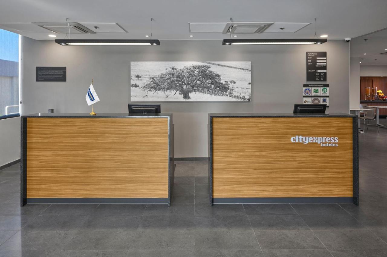 City Express By Marriott Toluca Extérieur photo