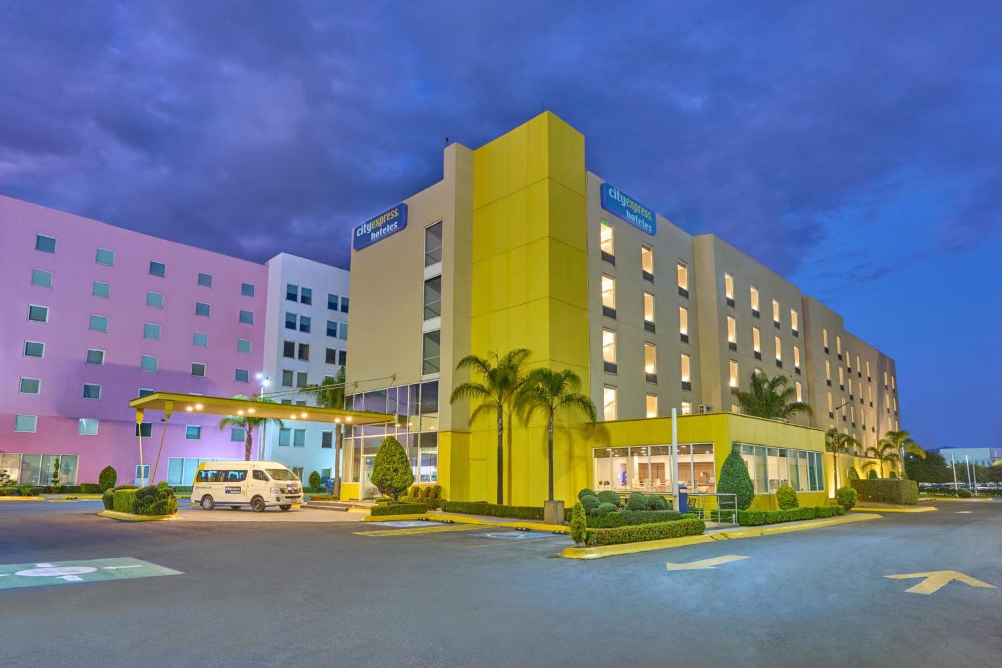 City Express By Marriott Toluca Extérieur photo