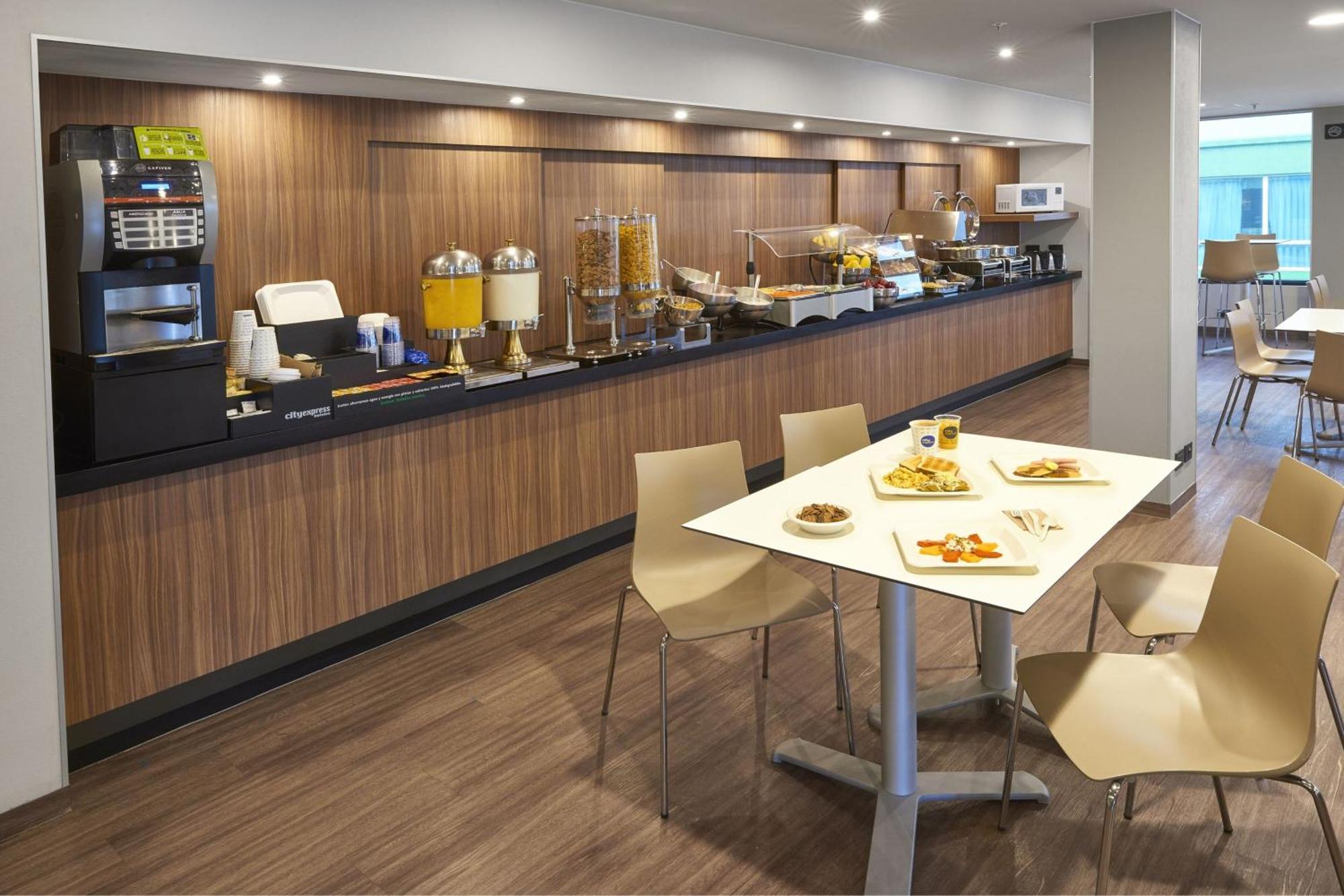 City Express By Marriott Toluca Extérieur photo